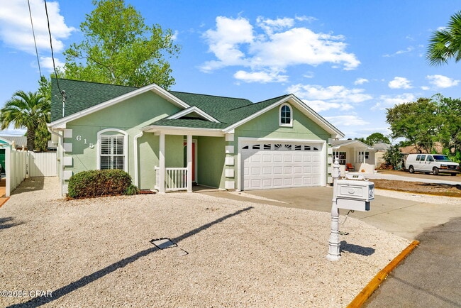 Building Photo - 615 Poinsettia Ct