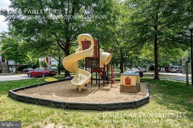 Building Photo - 1968 Pawlet Dr