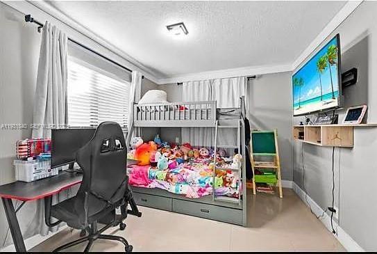 Building Photo - 5404 NW 25th Ave