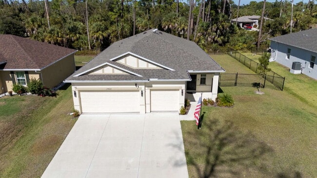 Building Photo - Move in now with zero deposit! This stunni...