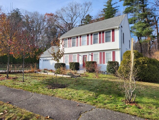 Building Photo - 2 Canter Ct