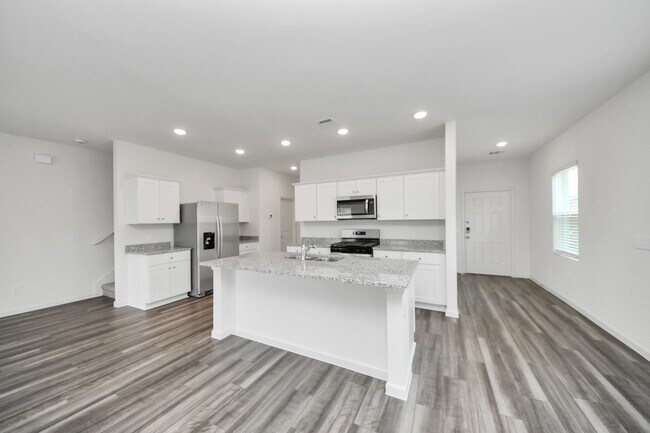 Building Photo - 10313 Malta Trce Dr