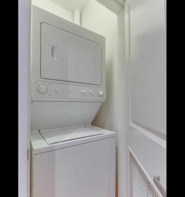 Washer + Dryer - 1800 Wilson Blvd