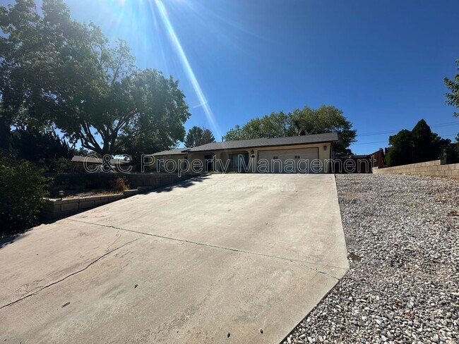 Building Photo - 14170 Montecito Pl