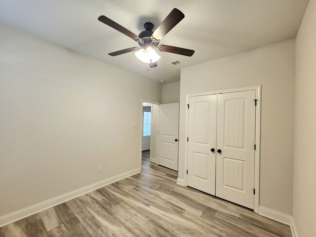 Building Photo - Cypress Gates 3/2 available now!