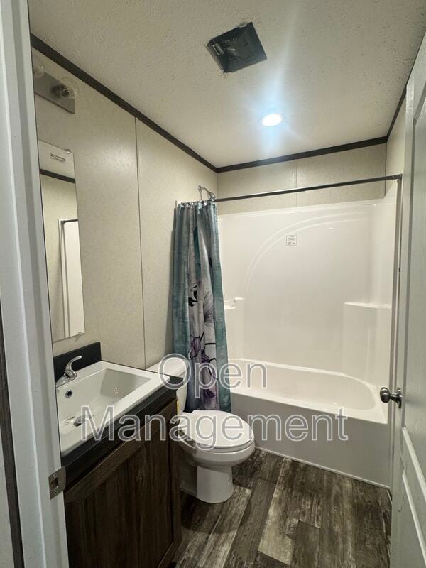 Building Photo - 301 Mantle Ave