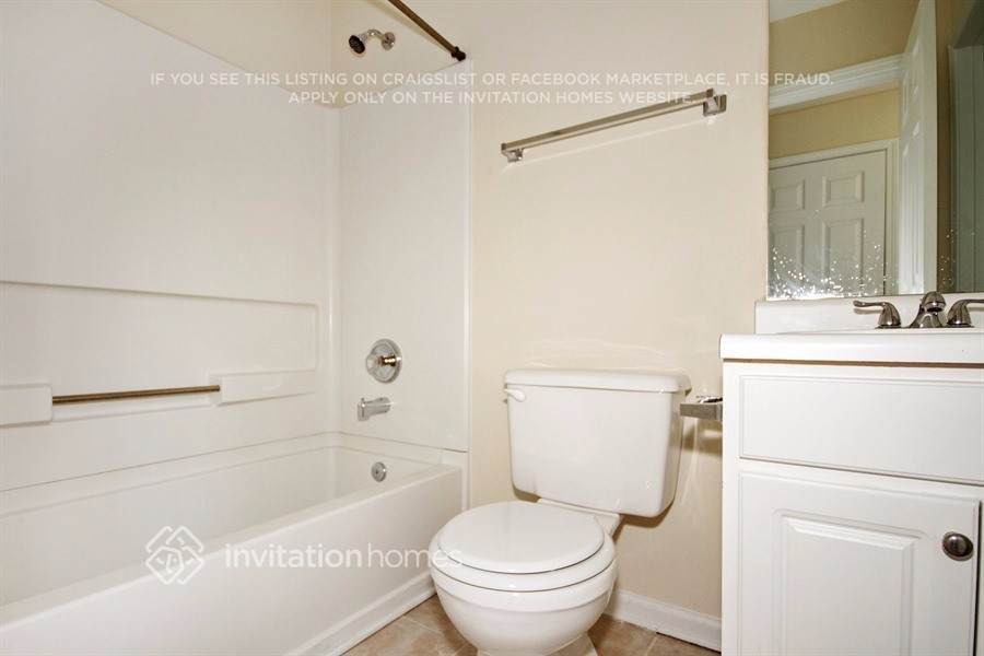 Building Photo - 6521 Carriage Ln