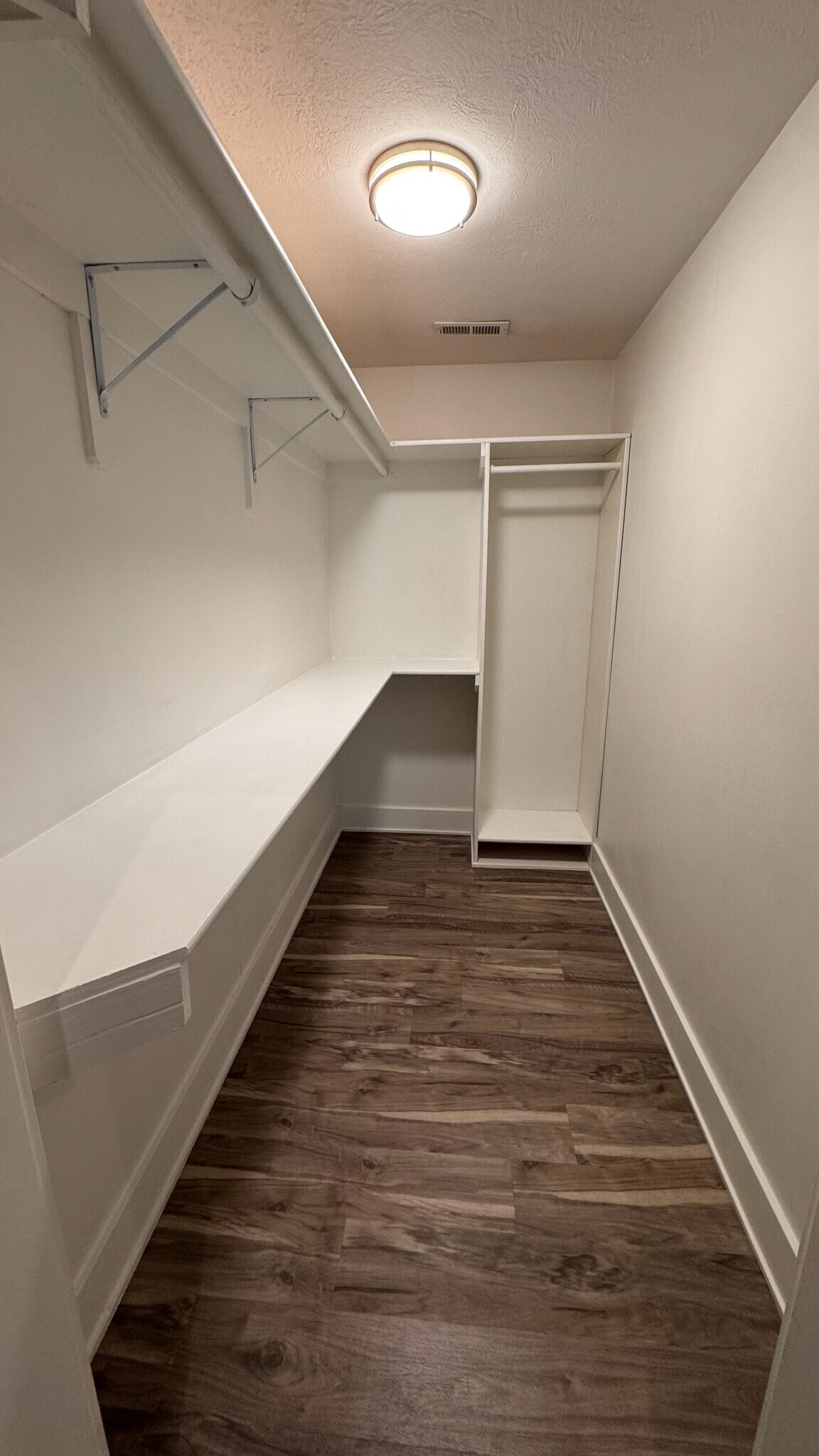 Building Photo - 2334 N Delaware St