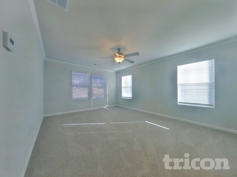 Building Photo - 831 Bryson Lake Cir