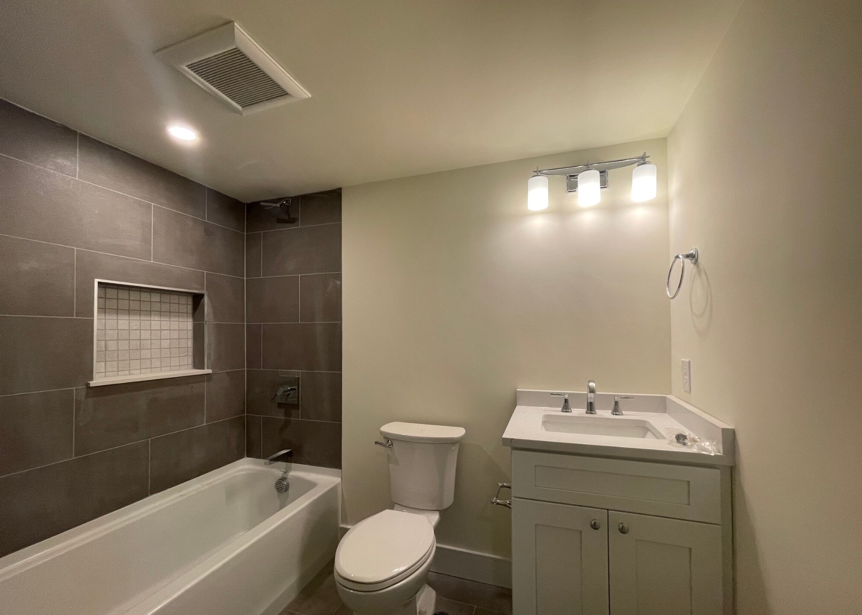 Building Photo - 65 Cameron St