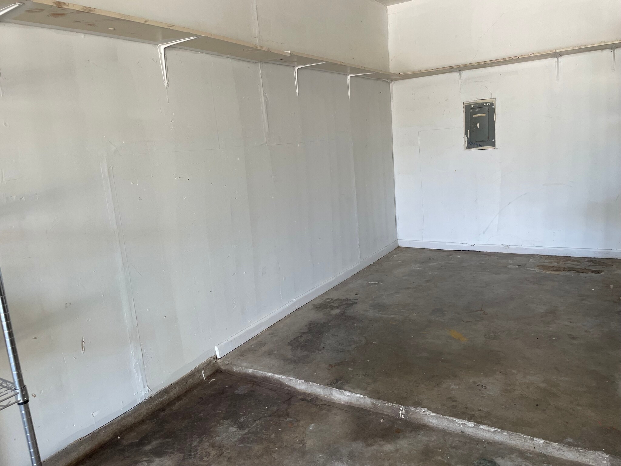 2 car garage plus storage / workshop nook - 6717 Tulsa Cove