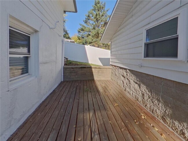 Building Photo - 16377 Duluth Ave SE