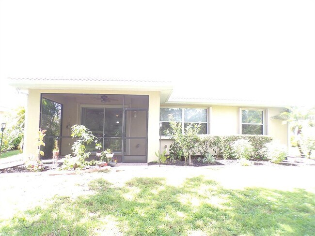 Building Photo - 6200 Falcon Lair Dr