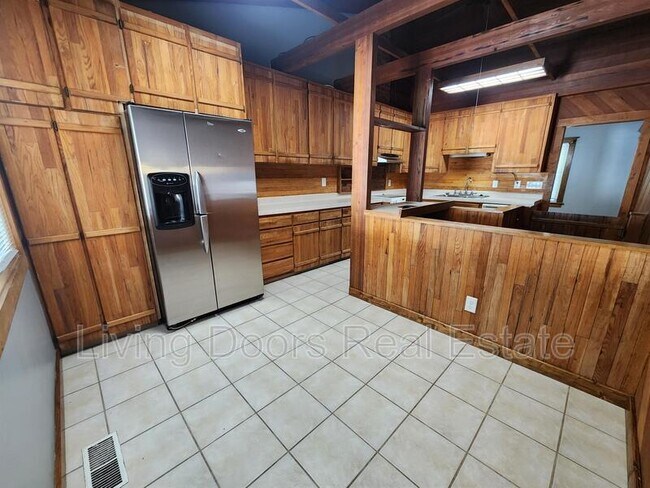 Building Photo - 1811 S 23rd St