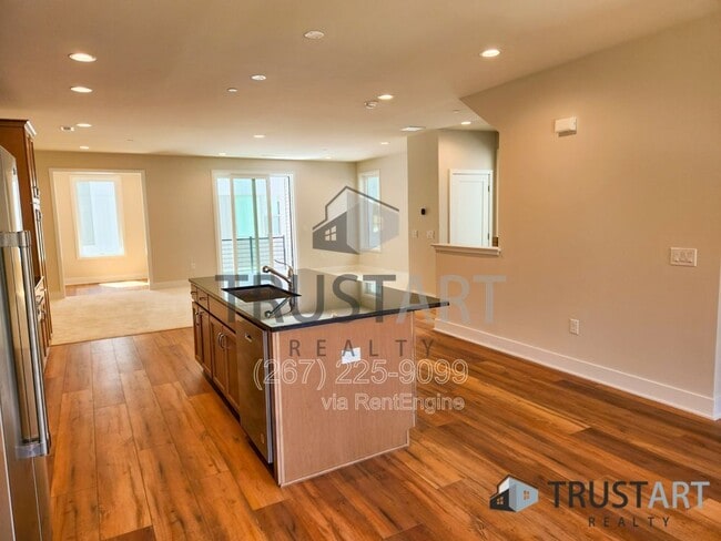 Building Photo - 3150 N Park Ave