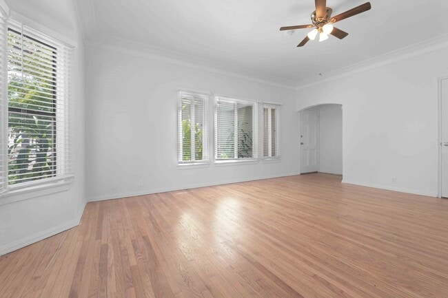 Building Photo - 2452 W 18th St