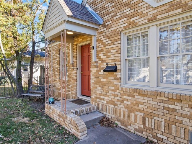 Building Photo - 3701 S Richmond Ave