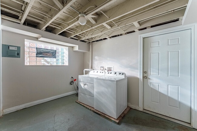 Building Photo - 3345 N Keating Ave