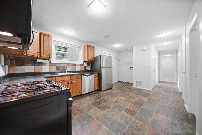 Building Photo - 330 3rd St NW