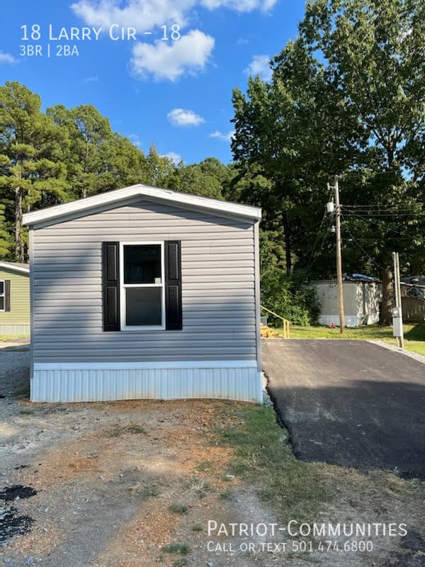 Building Photo - 18 Larry Cir