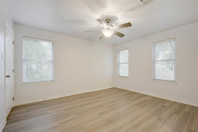 Building Photo - 2933 E Martin Luther King Jr Blvd