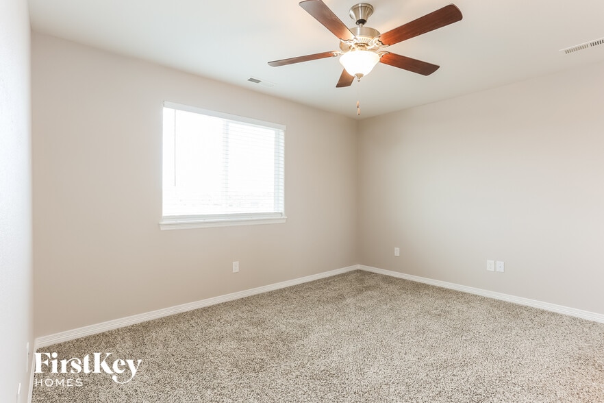 Building Photo - 11145 Rockcastle Dr
