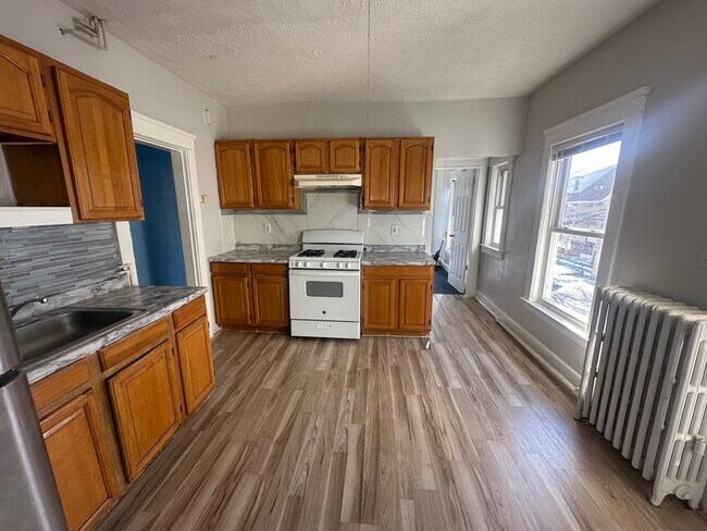 Building Photo - 124 Kendall St