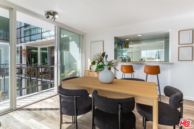 Building Photo - 9950 Durant Dr