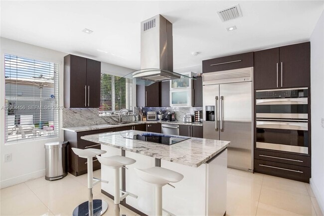 Building Photo - Southwest 20th Road, Miami, FL 33129 - 3 BR 2.5 BA single-family home