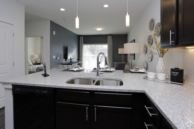 1BR, 1BA - 690 SF - West Line Flats