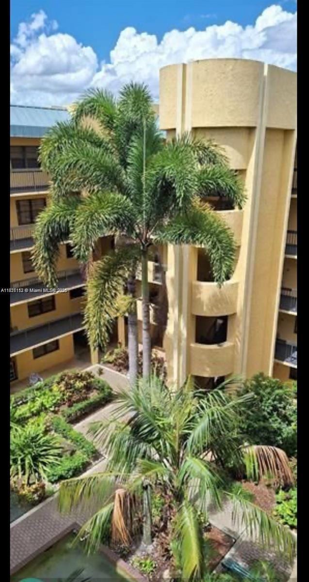 Building Photo - 6575 W Oakland Park Blvd