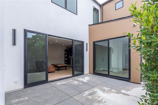 Building Photo - 1511 Cliff Dr