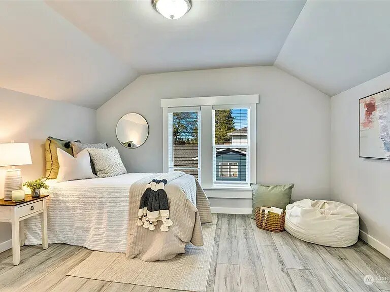 Building Photo - 640 N Anderson St