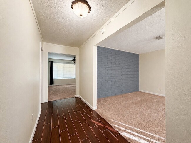 Building Photo - 4418 Saffron Ln