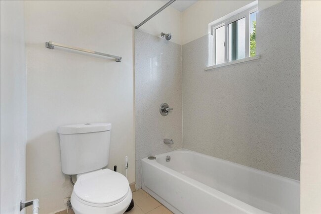 Building Photo - 1154 Otis Dr
