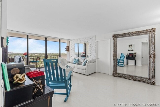 Building Photo - 5600 N Flagler Dr