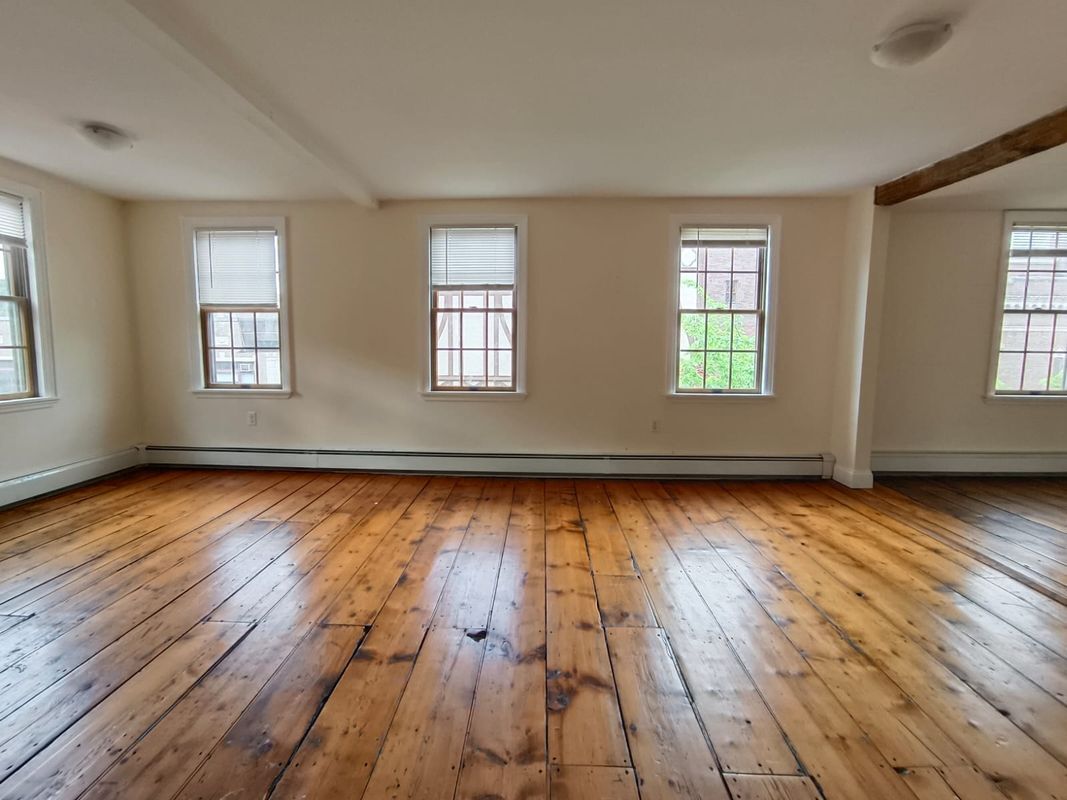 Building Photo - 1009 Brown St