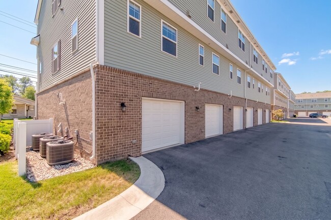 Building Photo - 322 Jeff Keeton Dr
