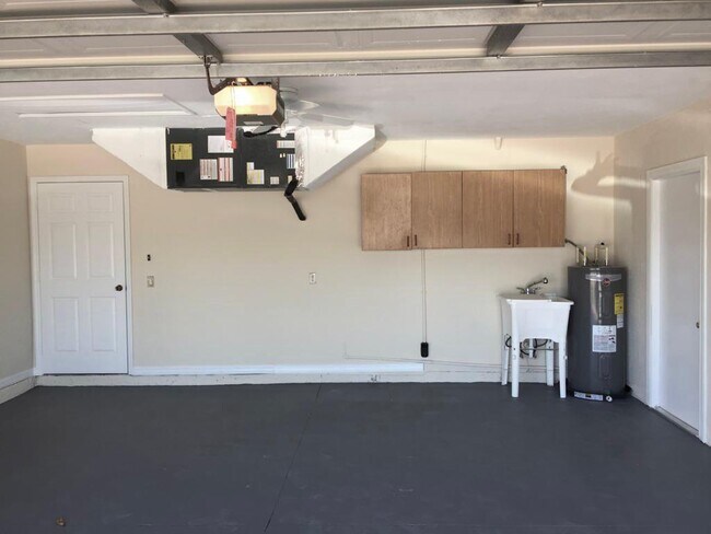 Building Photo - 2183 Hopwood Rd