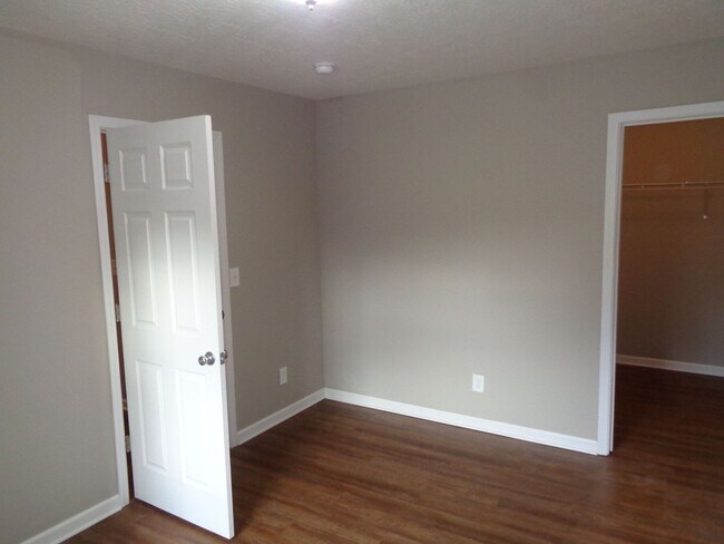 Building Photo - 3490 Hader Ave 4BR/2.5BA (Cincinnati)