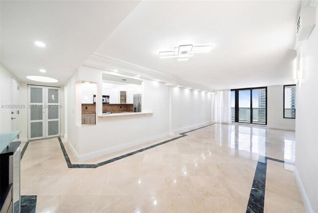 Building Photo - 2301 S Ocean Dr