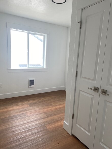 Building Photo - 640 Lincoln St