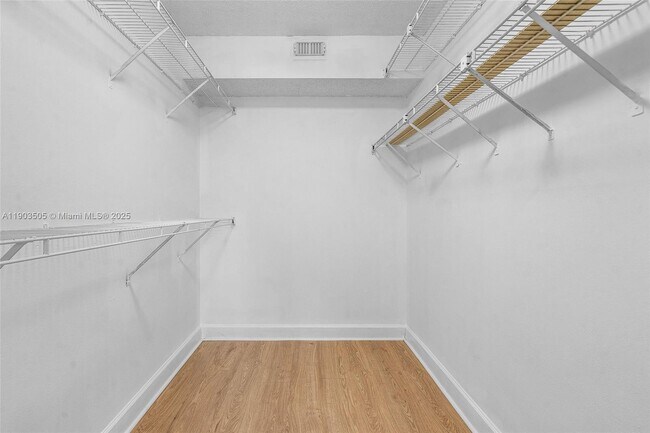 Building Photo - 8721 Wiles Rd