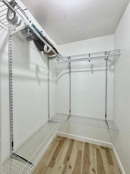 Closet - 1316 Graycreek Ln