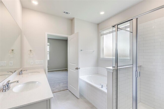 Building Photo - 133 Silverleaf Spur