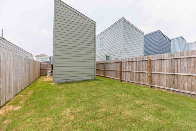 Building Photo - 4271 Thalweg Way