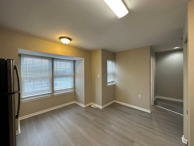 Building Photo - Charming 3 Bedroom/2.5 Bathroom Townhome with Attached Garage in Reisterstown, MD!