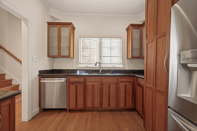 Building Photo - 2405 Southgate Blvd