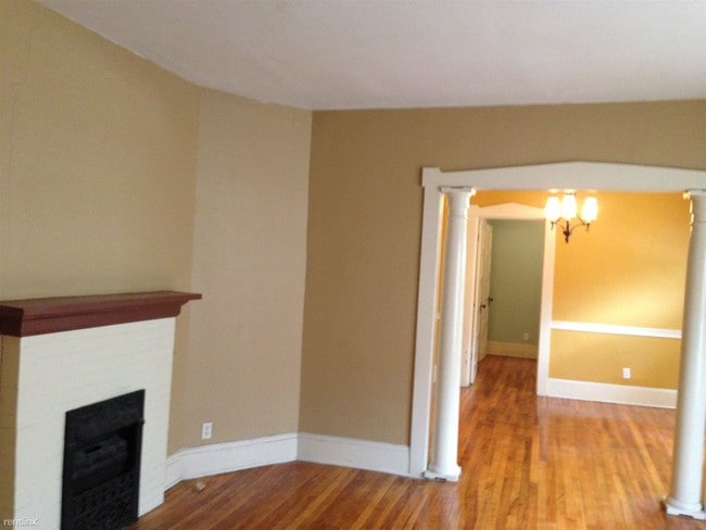 Building Photo - 2 br, 1 bath  - 456 Wealthy St SE Apt 9