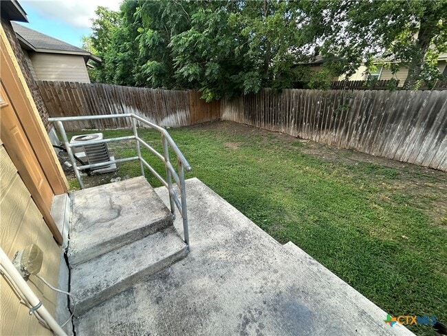 Building Photo - 298 Rosalie Dr